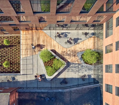 2021 AIA COTE Top Ten winner Lafayette College Rockwell Integrated Sciences Center, Easton, Pa., designed by Payette Architects. Landscape spaces, green roofs, and an outdoor classroom draw students to the former hardscape site.