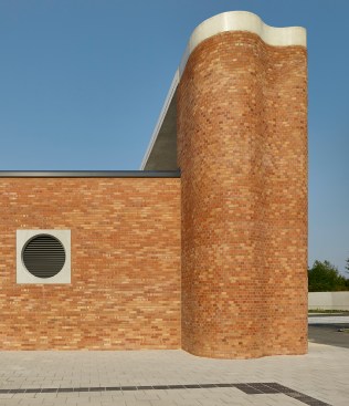 View of end-cap detailing at northeast corner