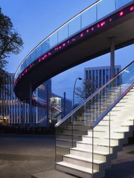 At dusk, the abstract animations that run along the bridge’s edges start to become more apparent.