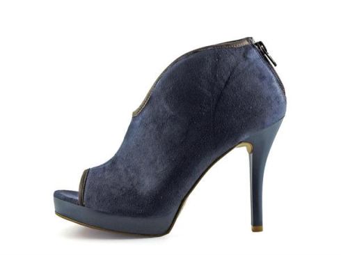 Shoe designed by Elizabeth Olsen