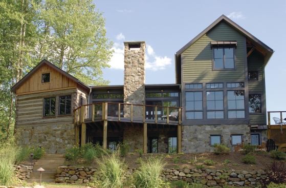 Located about 82 miles west of Washington, the sloping site had views to a pond and the Blue Ridge Mountains, so the architects sited the 2,700-square-foot home to take advantage of both.