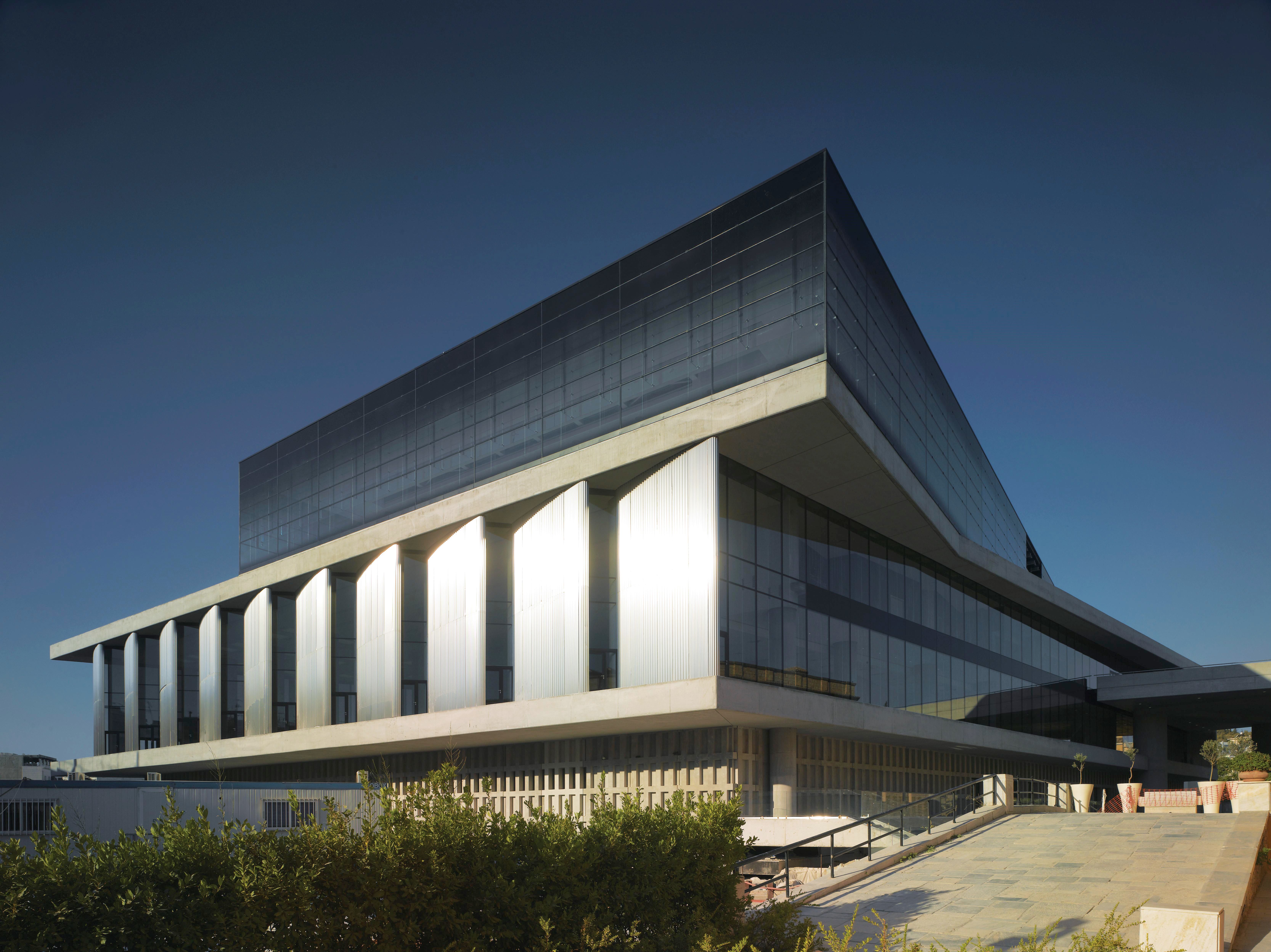 洋書 THE ACROPOLIS AND ITS MUSEUM The Acropolis and its Museum by George Dontas | Goodreads