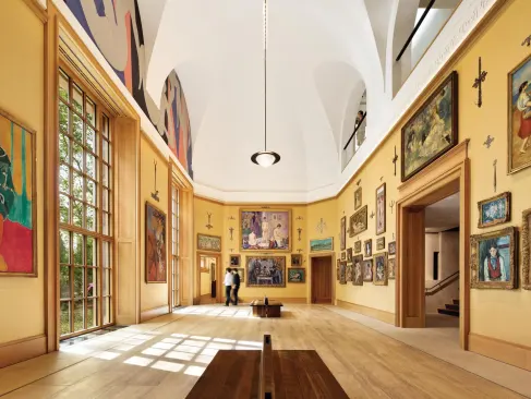 Lighting remains true in spirit to the layouts of the original Merion site, but a concerted effort was made to light the galleries, not the art. The first gallery that visitors enter is the Main Room. Highlights here include Paul Cezanne’s The Card Players and Georges Seurat’s Models. To address southern light entering the space during winter, when the sun is low, the windows are treated with a UV coating, and outfitted with an automated shading system.