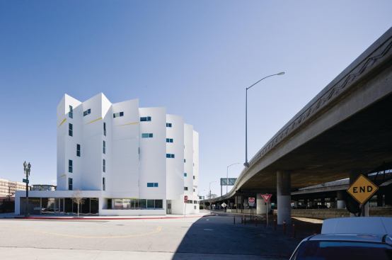 Maltzan's New Carver Apartments 