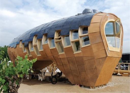 Other house designs incorporated innovative shapes and materials,such as the Instituto de Arquitectura Avanzada de Cataluña's Fablabhouse.
