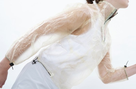 Future-proof regenerative clothing. Tapping into the potential of quick iteration cycles, WINT Design Lab supported the biotech startup Mimotype in developing an outdoor textile demonstrator based on collagen.