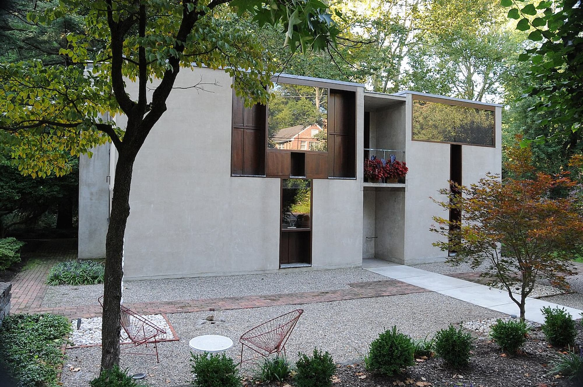 Louis Kahn Built the Sexiest Suburban Box in America