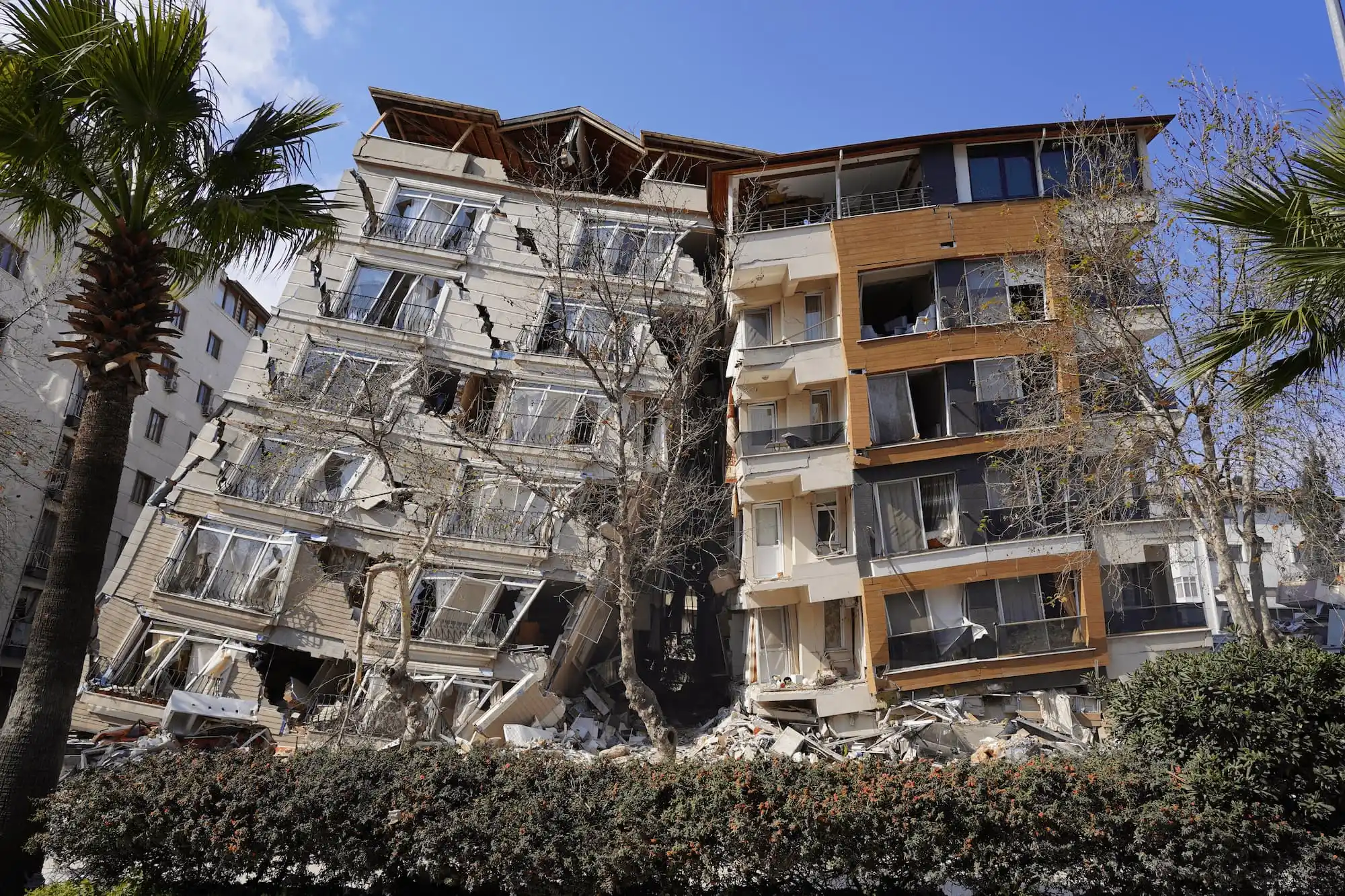 Beton Yapıların Sağlığını İzlemek: Görünmez Tehlikelere Karşı Sensör Teknolojileri